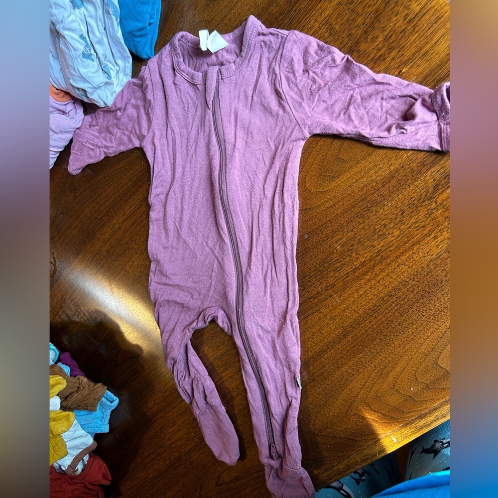 Newborn and 0-3 Kyte footies and romper. All either EUC or VGUC!